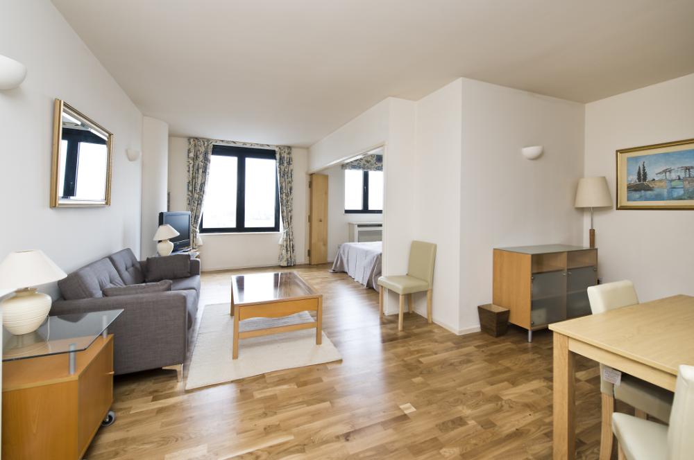 Flat Point W Access Road in Greater London