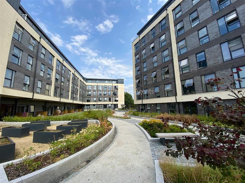 Flat Ordsall Lane in Salford