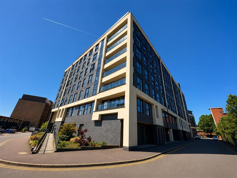 Flat Ordsall Lane in Salford