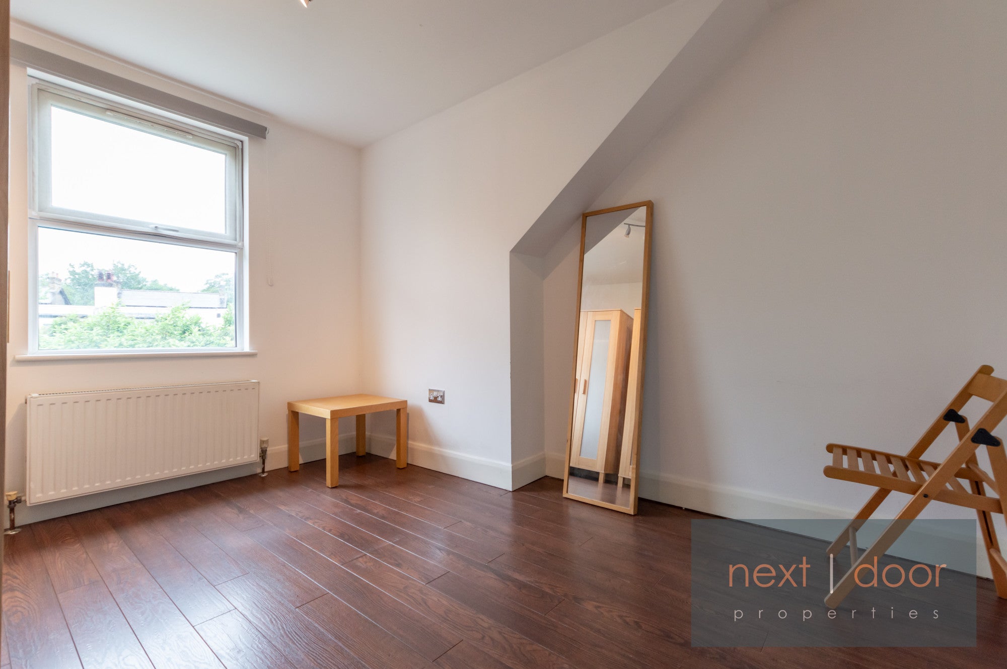 Flat Sunninghill Road in Greater London