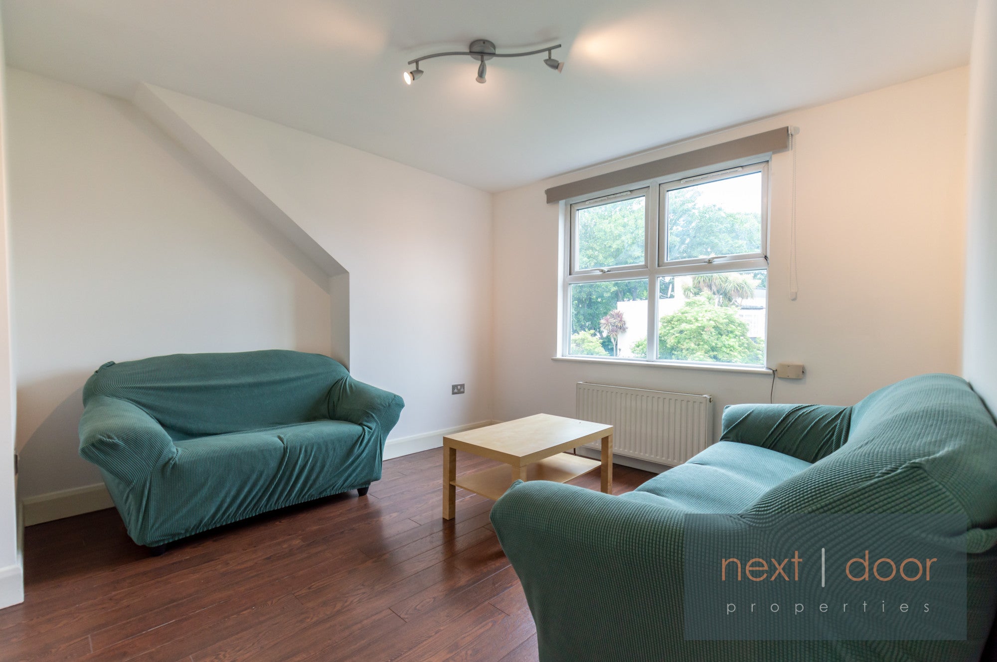 Flat Sunninghill Road in Greater London