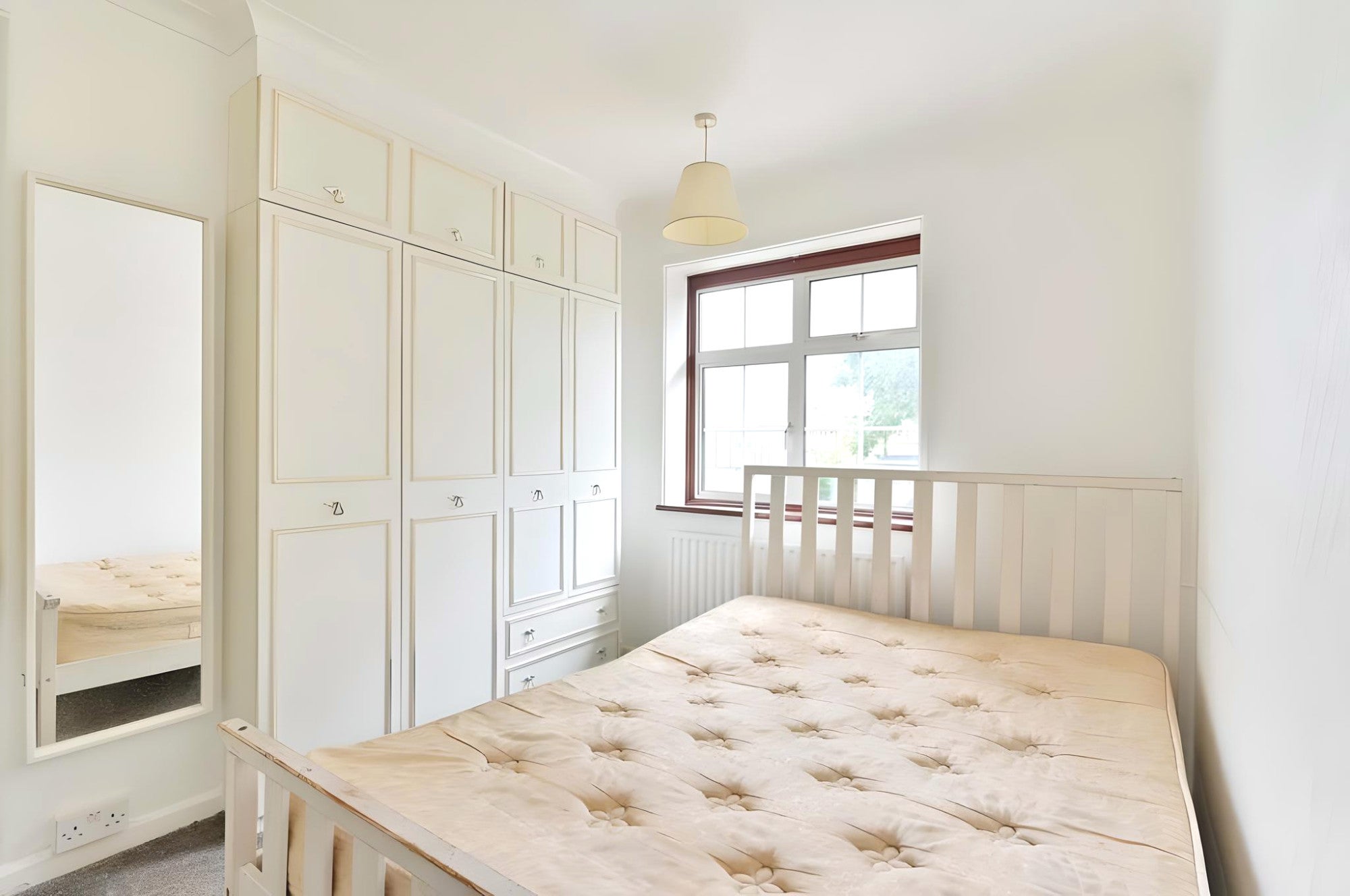 House Netley Gardens in Greater London