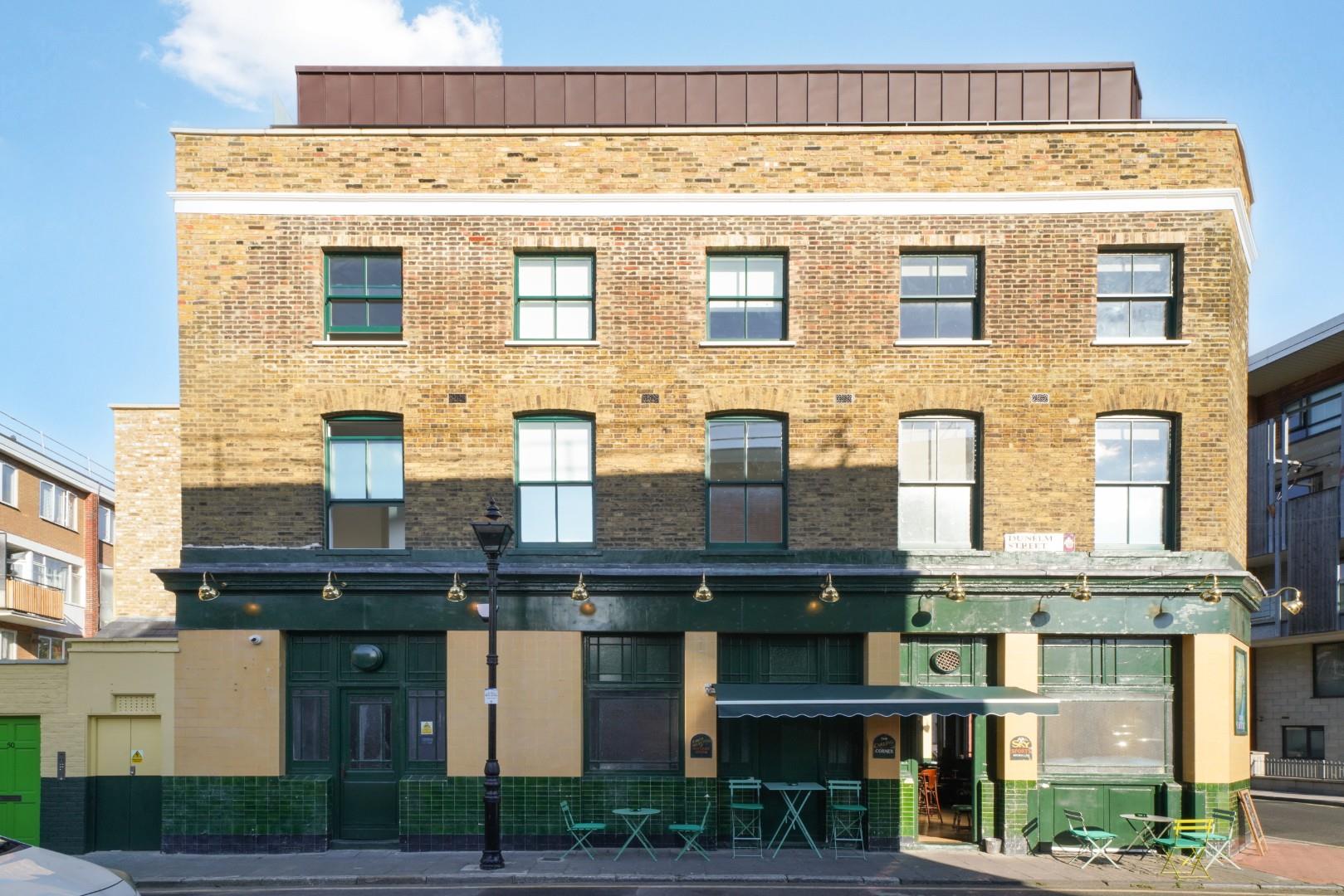 Flat Dunelm Street in Greater London