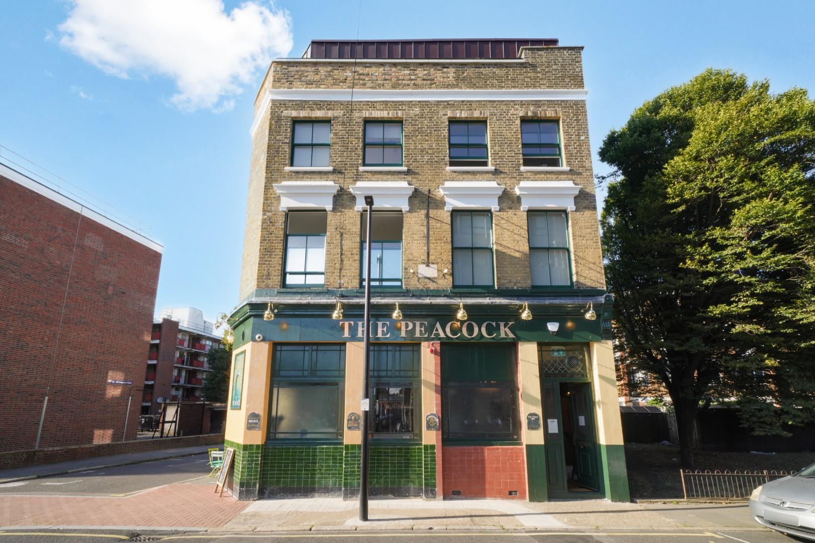 Flat Dunelm Street in Greater London