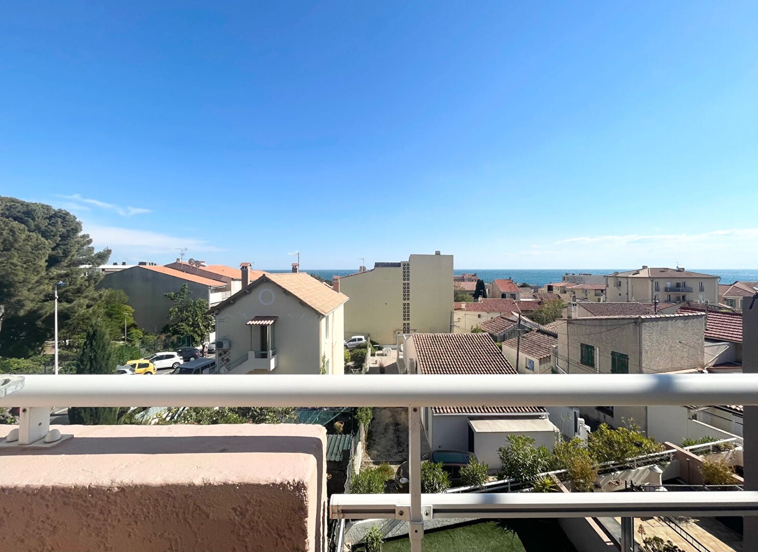 Flat Avenue du Général de Gaulle in Sausset-les-Pins