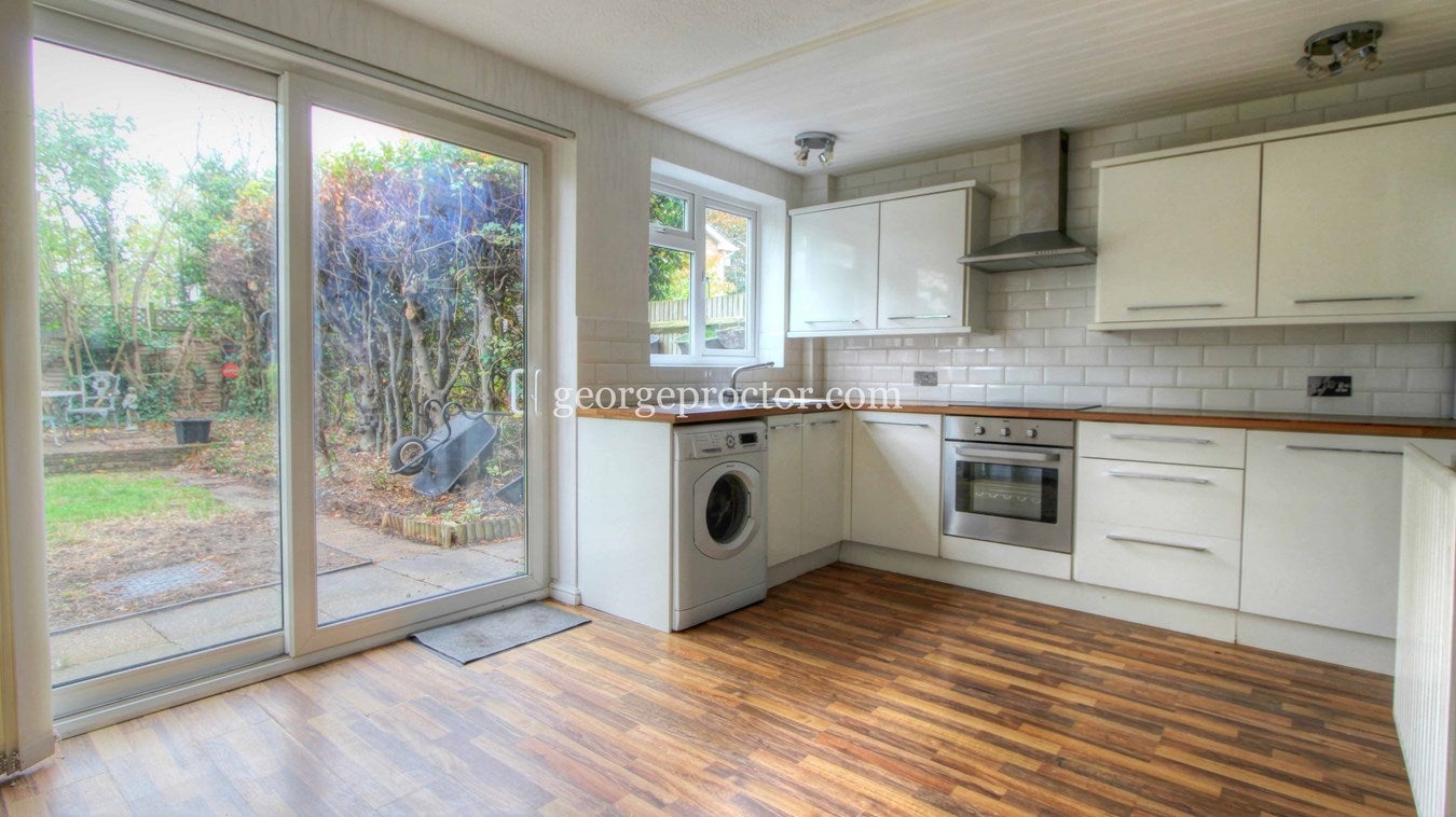 House Southlands Grove in Greater London