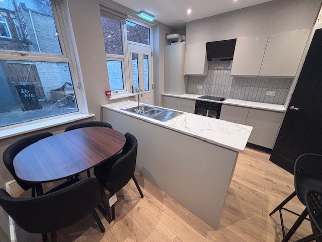 Room The Avenue in North Tyneside