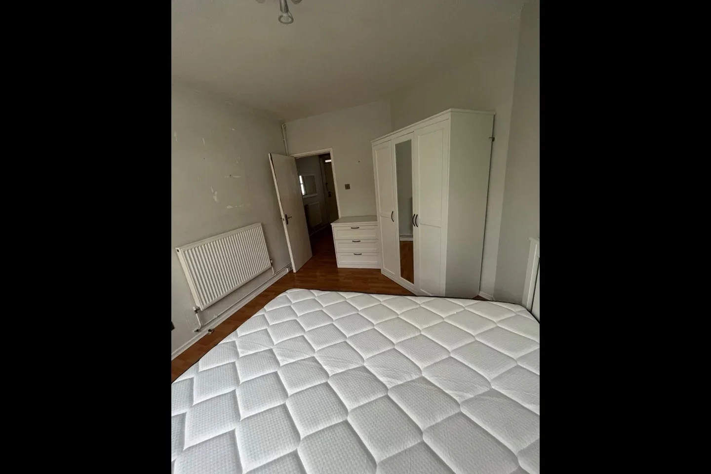 Flat Rodenhurst Road in Greater London