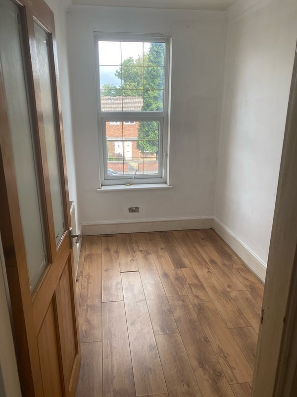 Flat Manchester Road in Tameside