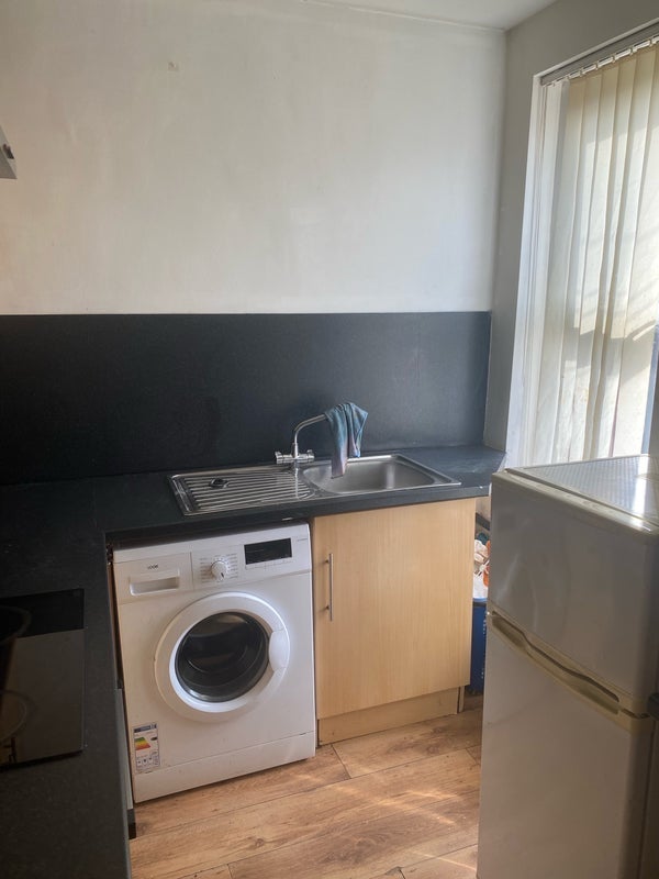 Flat Manchester Road in Tameside