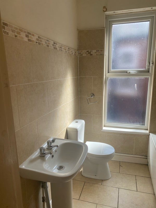 Flat Manchester Road in Tameside