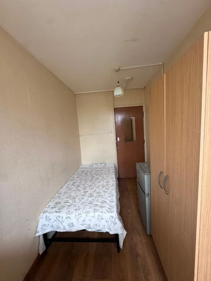 Room Hampson Way in Greater London