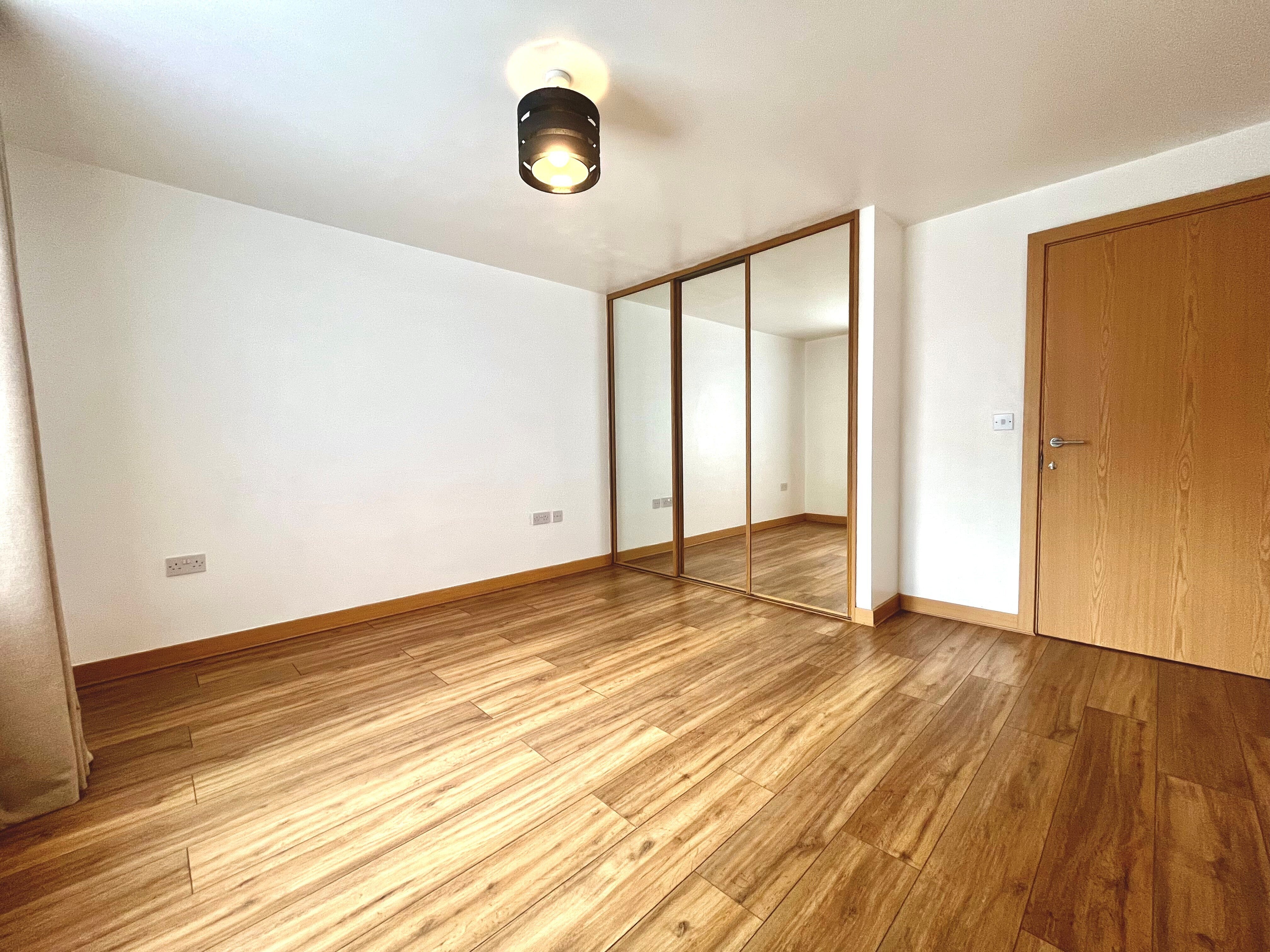 Flat Westmount Road in Greater London