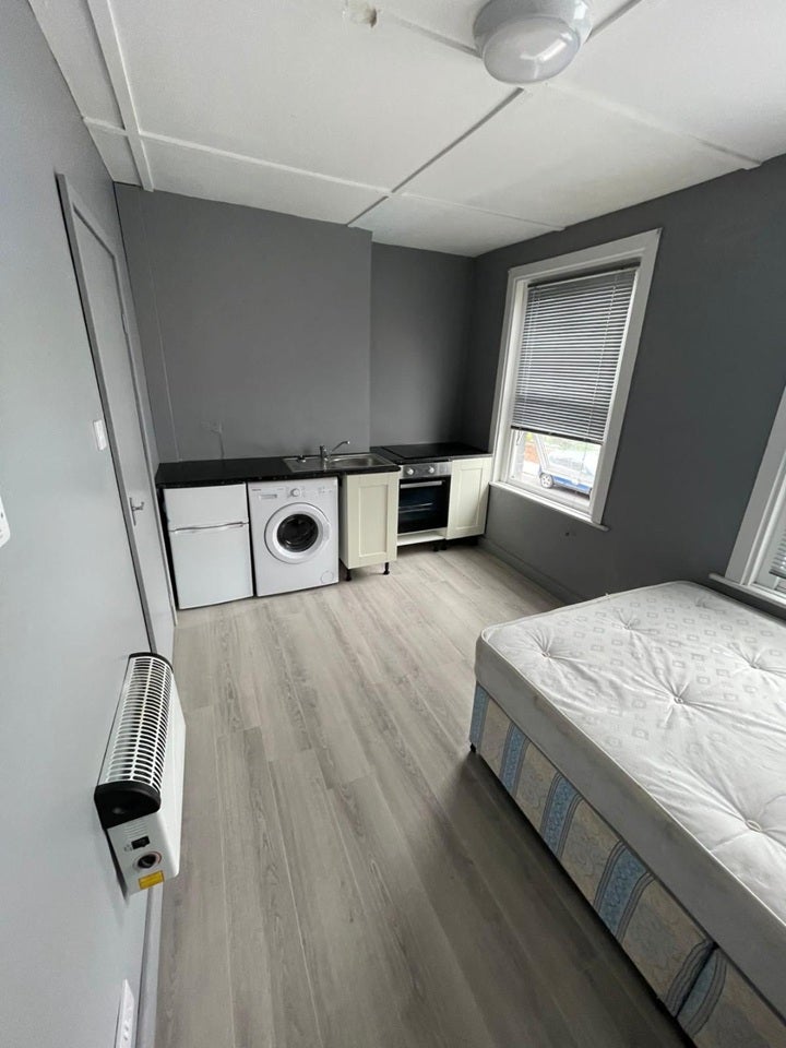 Flat Byron Road in Greater London