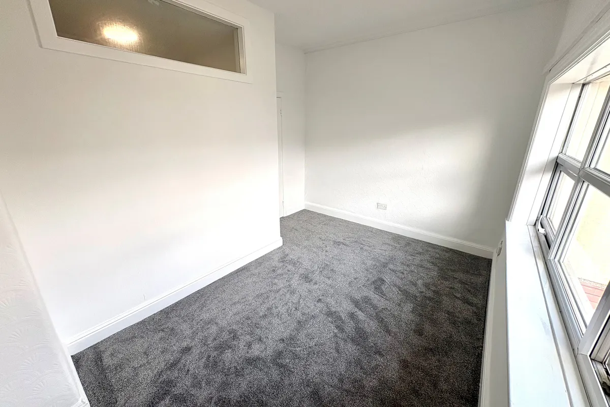 Flat Greenbank Road in Birkenhead