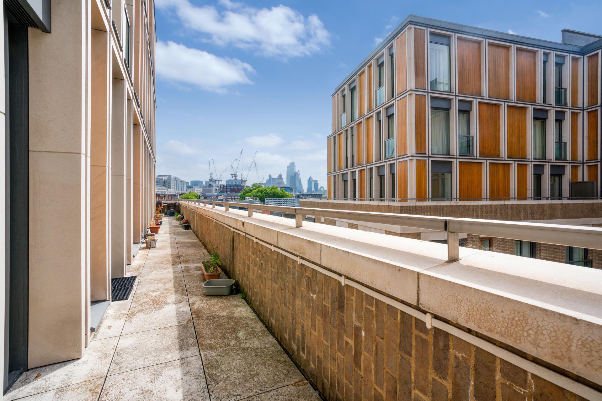 Flat Strand in City of Westminster