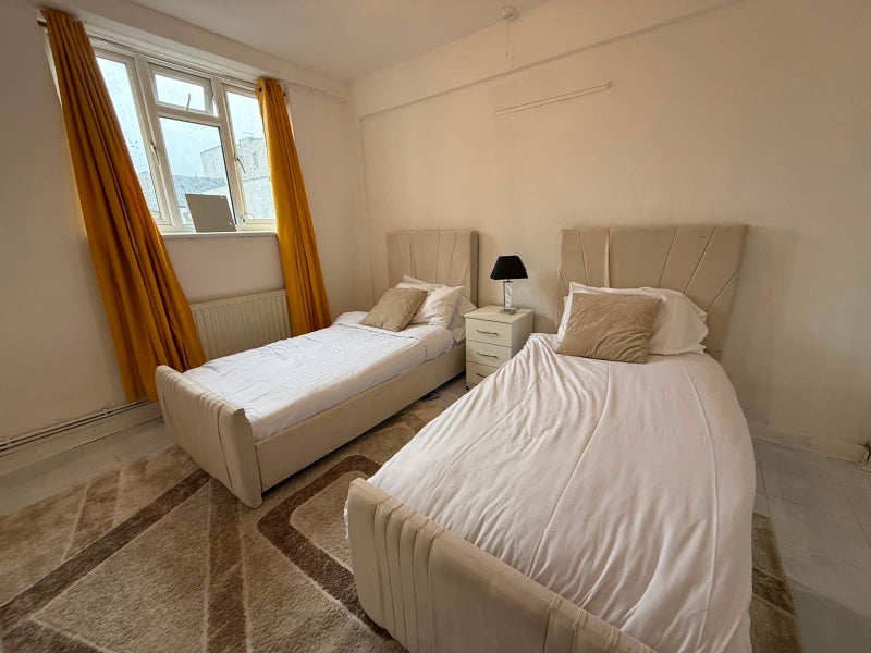 Flat Killick Street in Greater London