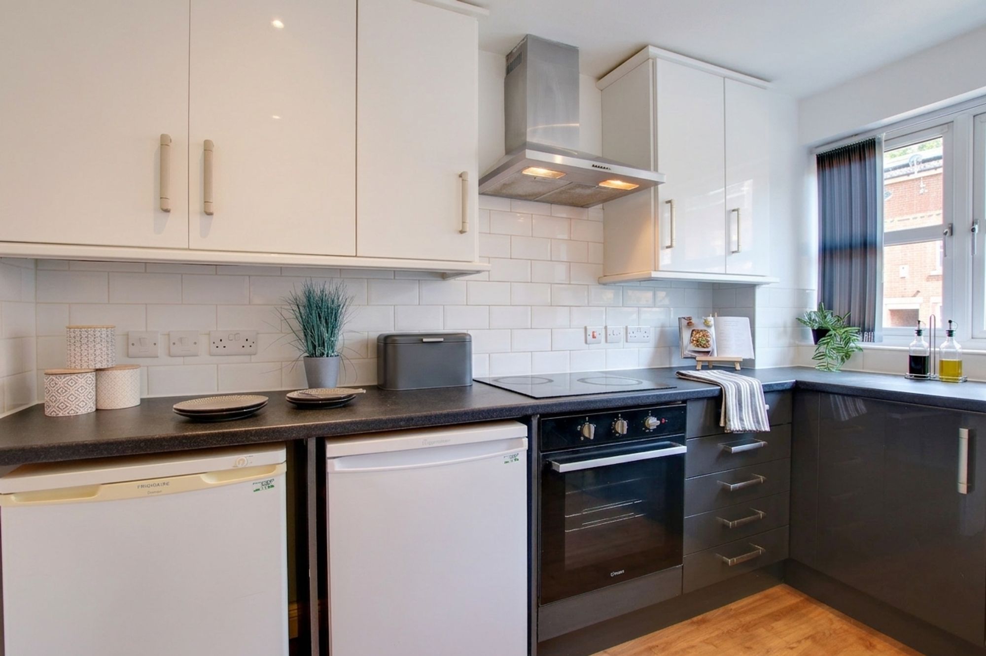 Room Blue Fox Close in Leicester