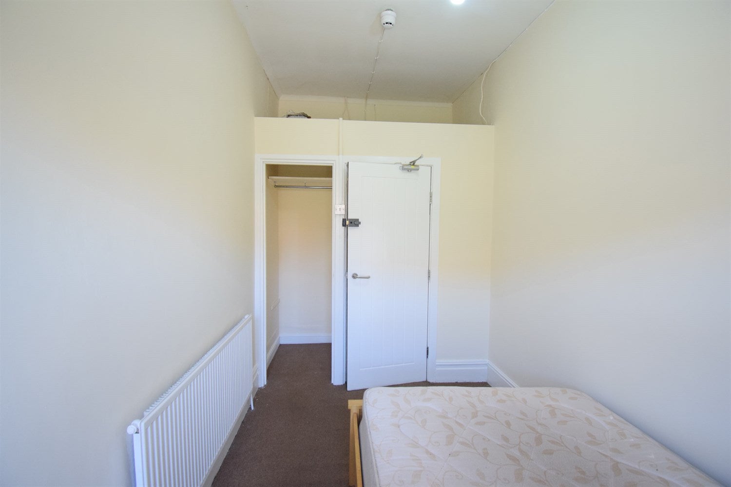 Room Cowbridge Road East in Cardiff