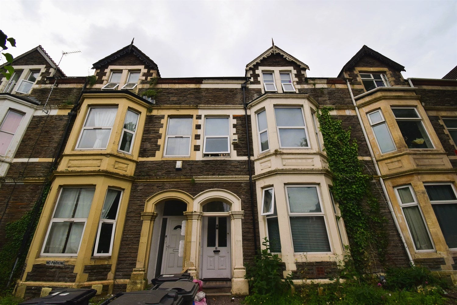 Room Cowbridge Road East in Cardiff