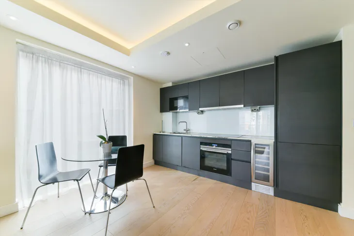 Flat Thurstan Street in Greater London