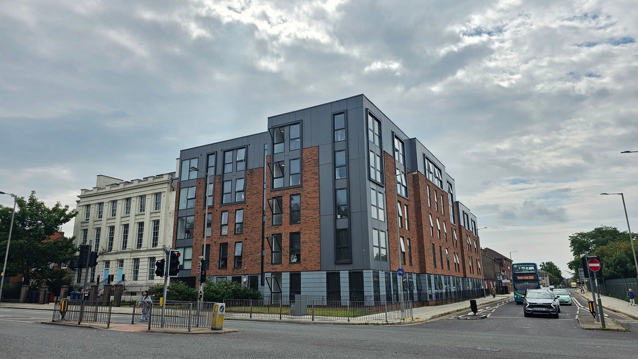 Flat Upper Parliament Street in Liverpool