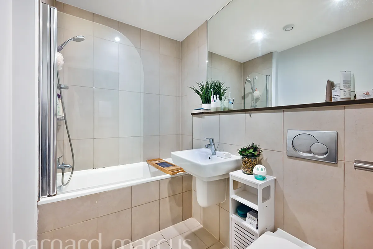 Flat Belmore Street in Greater London