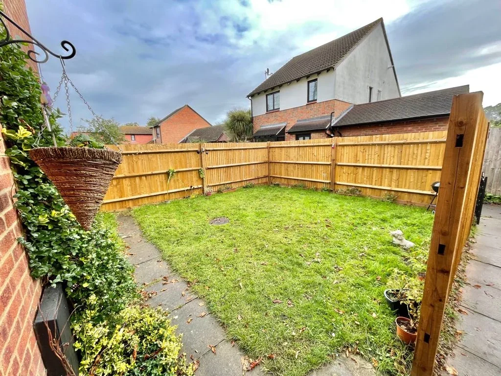 House Kings Chase in Elmbridge