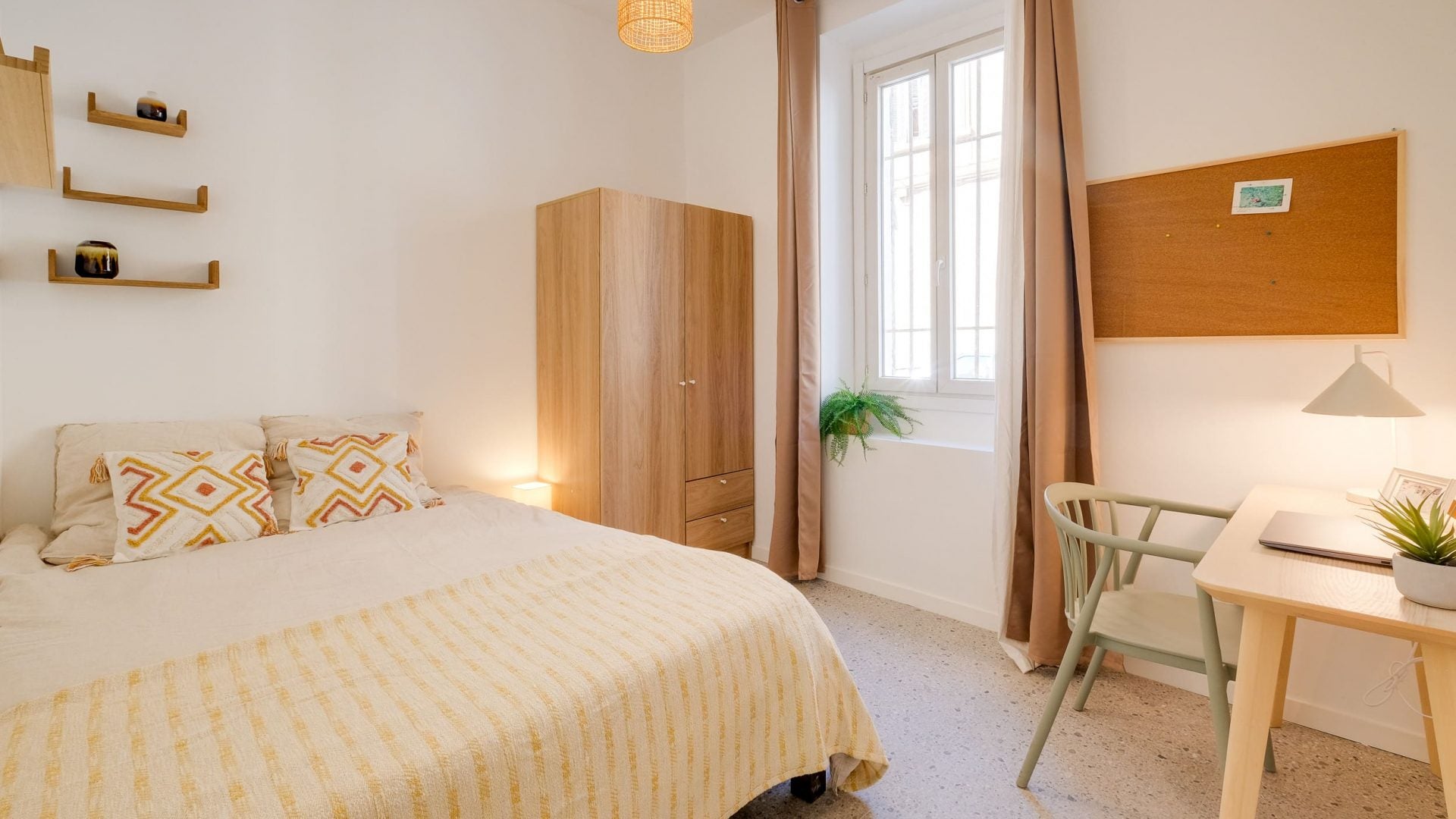 Chambre Rue Julien Jules à Marseille