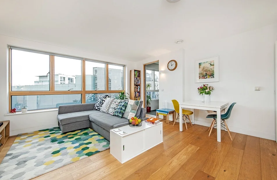 Flat Mint Street in Greater London