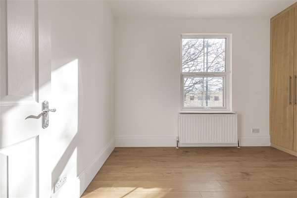 Flat South Road in Greater London
