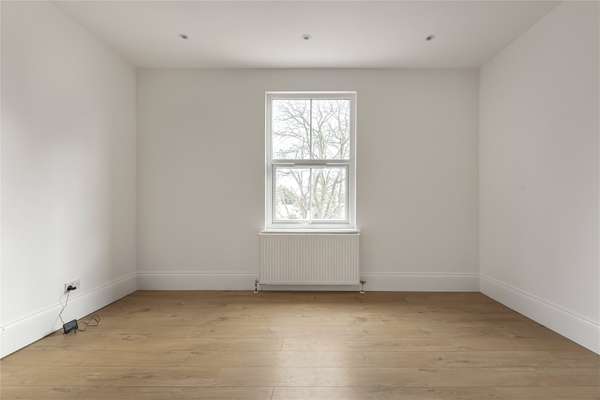 Flat South Road in Greater London