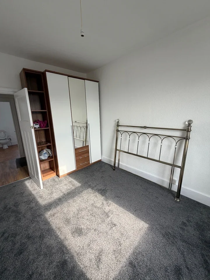 Flat New Road in Greater London