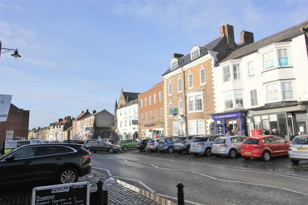 Flat High Street in Stokesley
