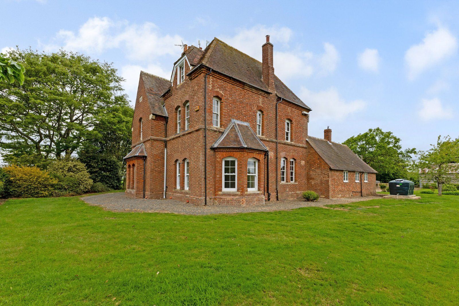 House Weir Lane in Botolph Claydon