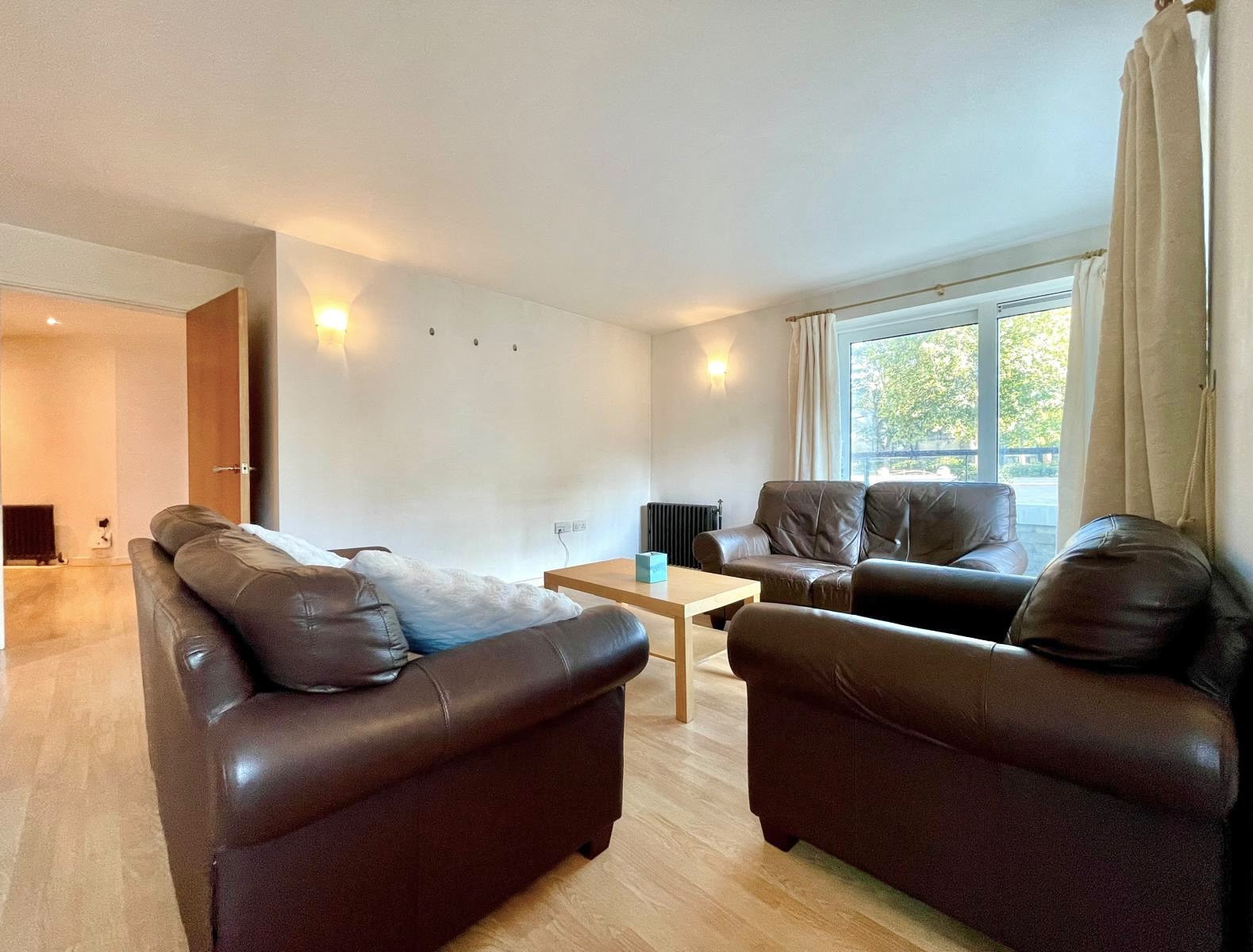Flat Hopton Road in Greater London