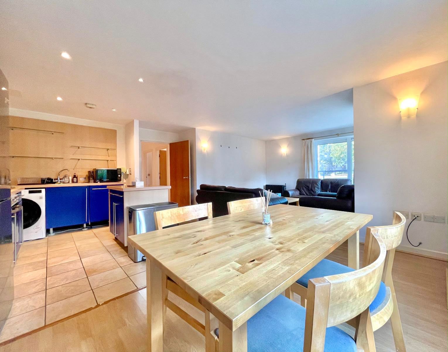 Flat Hopton Road in Greater London
