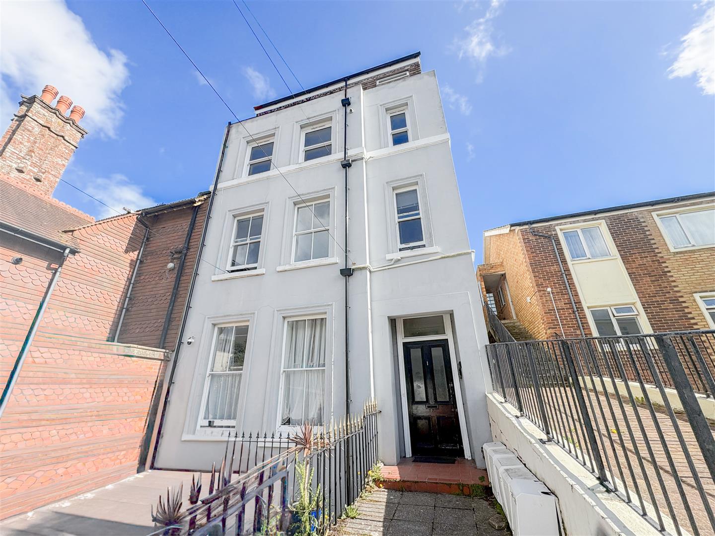 Flat West Hill Road in St Leonards