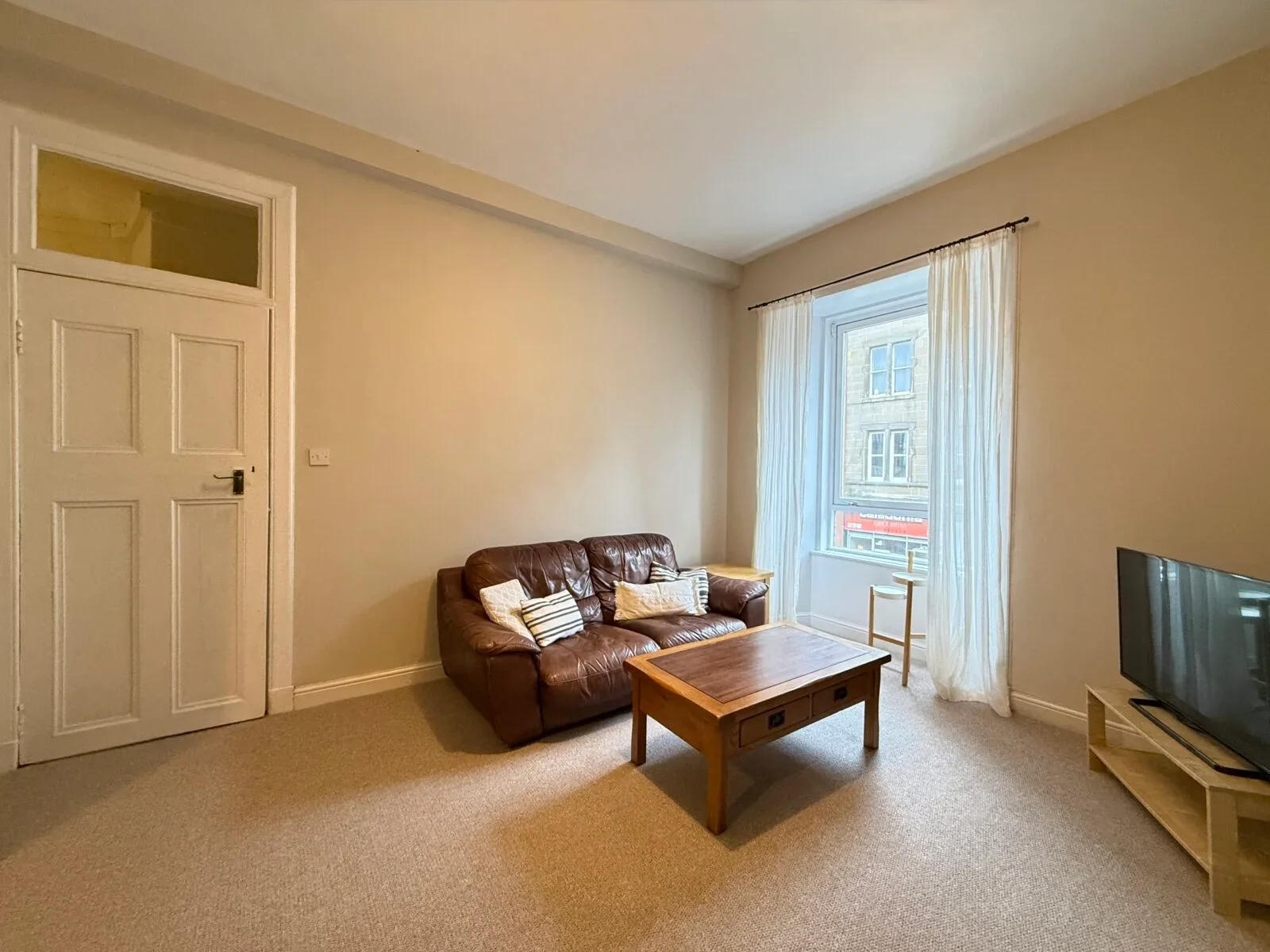 Flat Wheatfield Street in City of Edinburgh