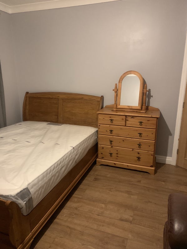 Room Chaddock Lane in Manchester