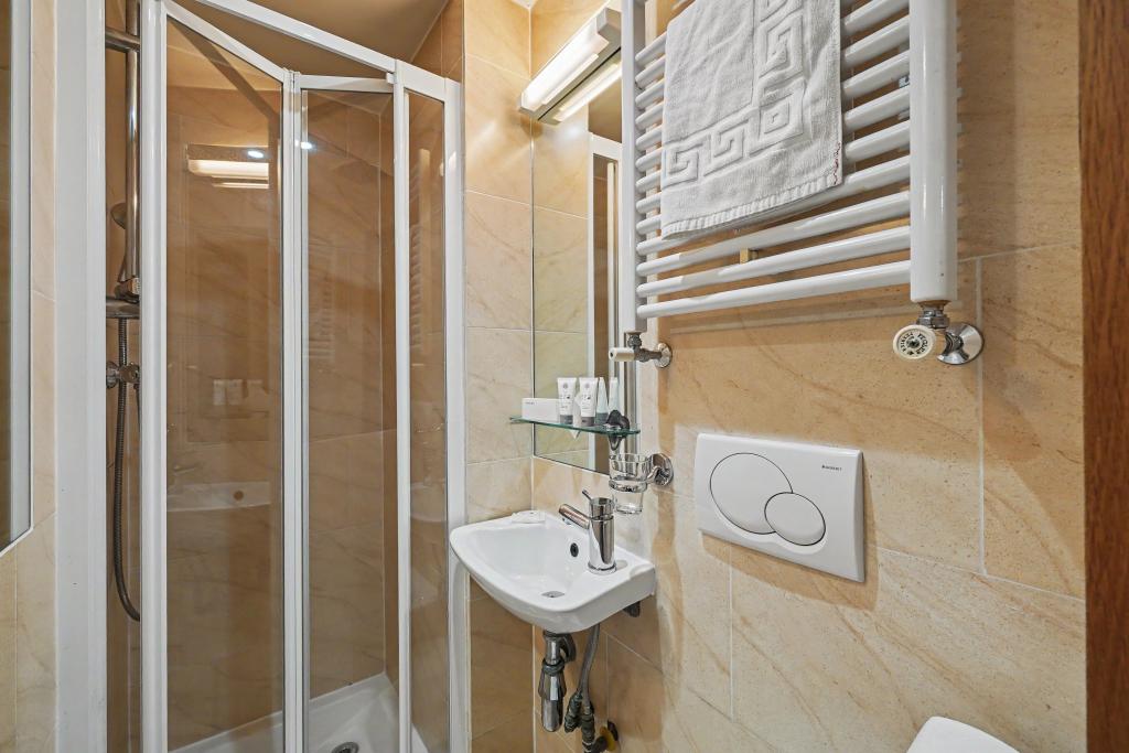 Flat Cartwright Gardens in Greater London