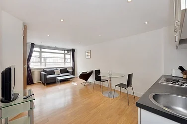 Flat Draycott Avenue in Greater London