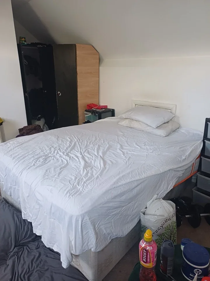 Room Melrose Avenue in Greater London