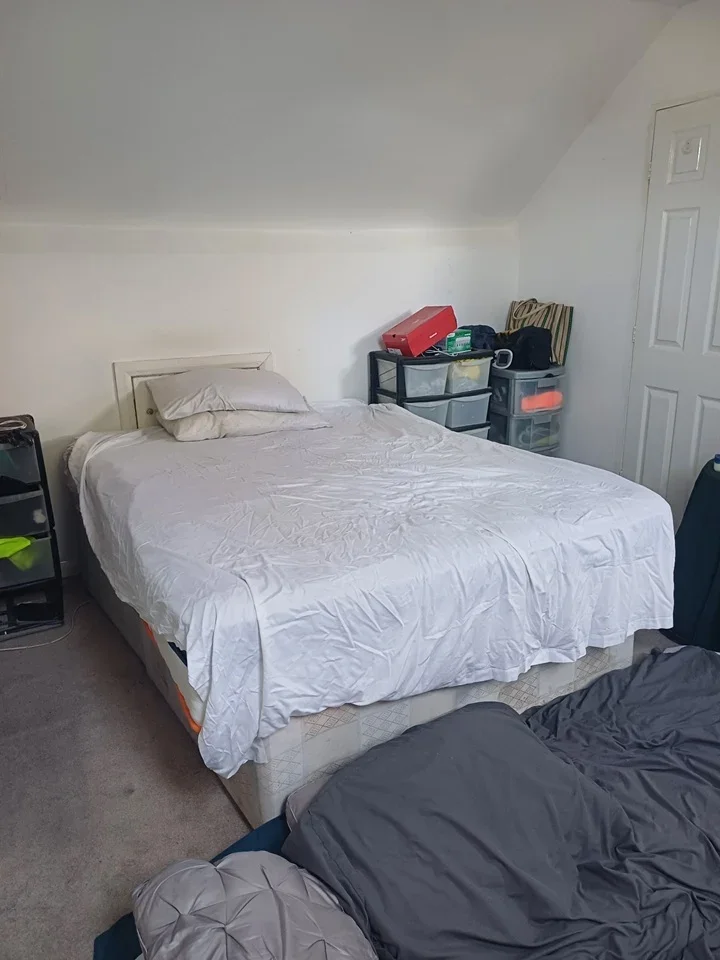 Room Melrose Avenue in Greater London