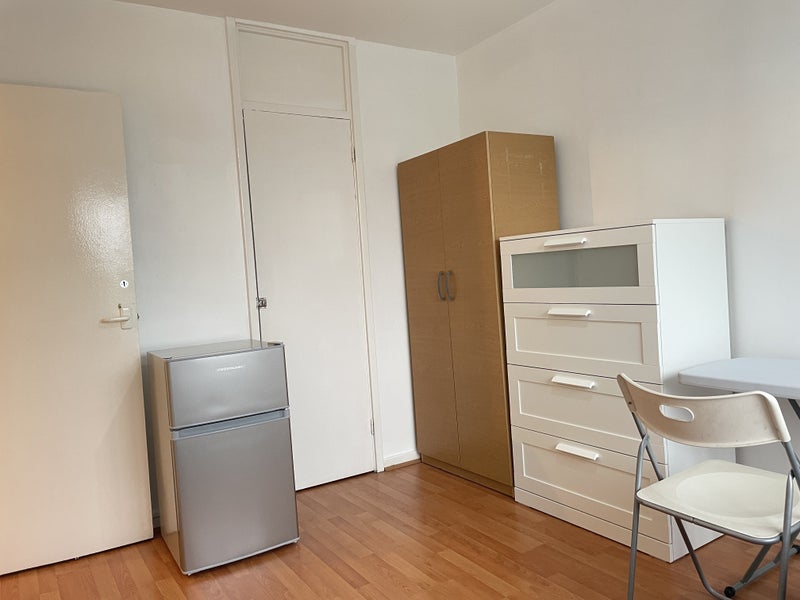 Room Seagrave Close in Greater London