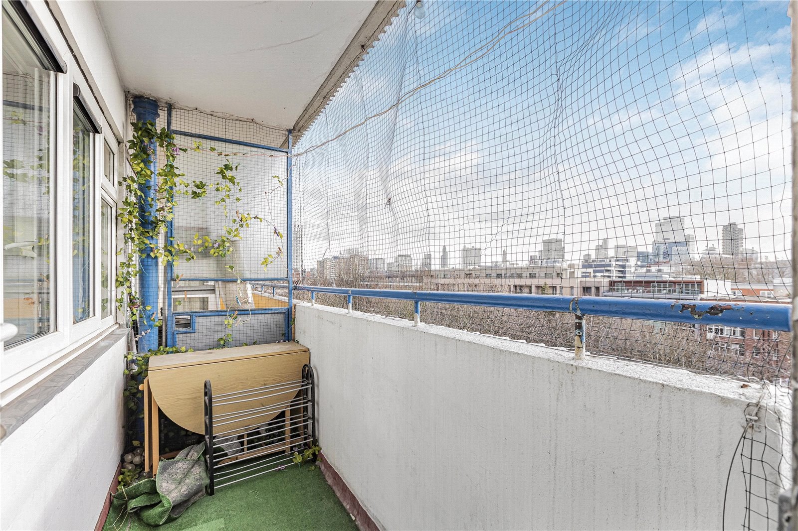 Flat Goswell Road in Greater London