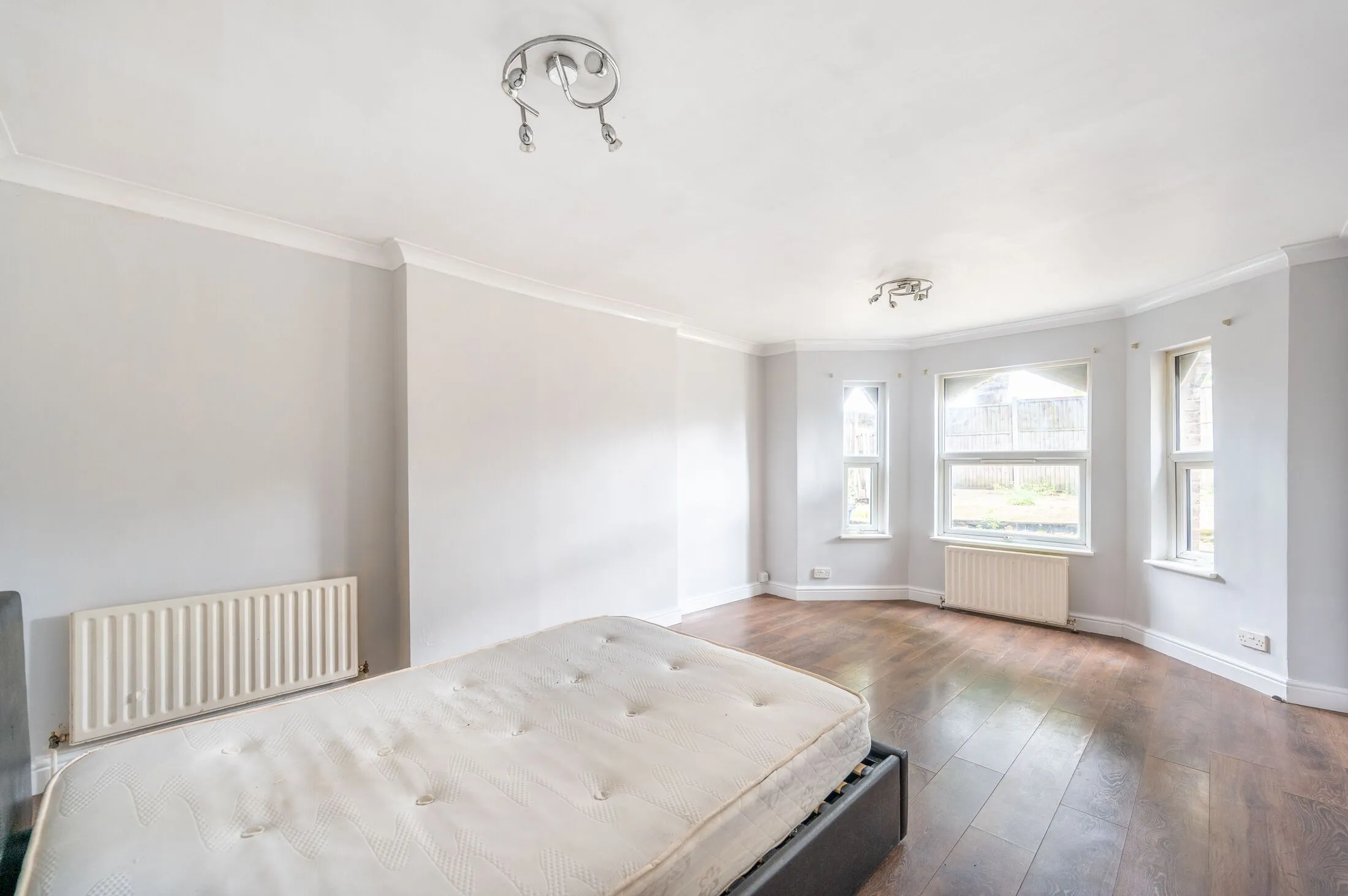 Flat York Road in Greater London