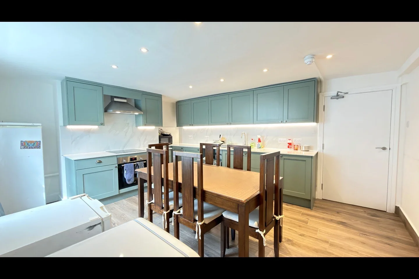 Room College Grove in Greater London
