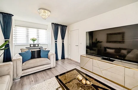 House Boundary Drive in Slough