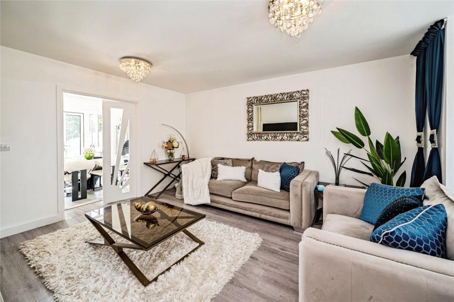 House Boundary Drive in Slough